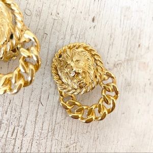 VIntage Jewelry - Vintage 80s Lion Chain Doorknocker Clip On Earring VIntage Jewelry - Vintage 80s Lion Chain Doorknocker Clip On Earring